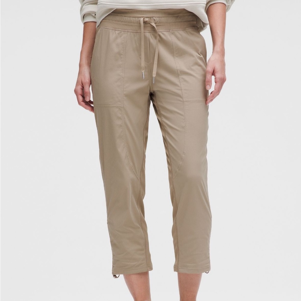 Dance Studio Mid-Rise Cropped Pant